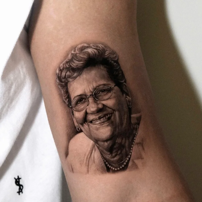 woman black and grey portrait by Elly