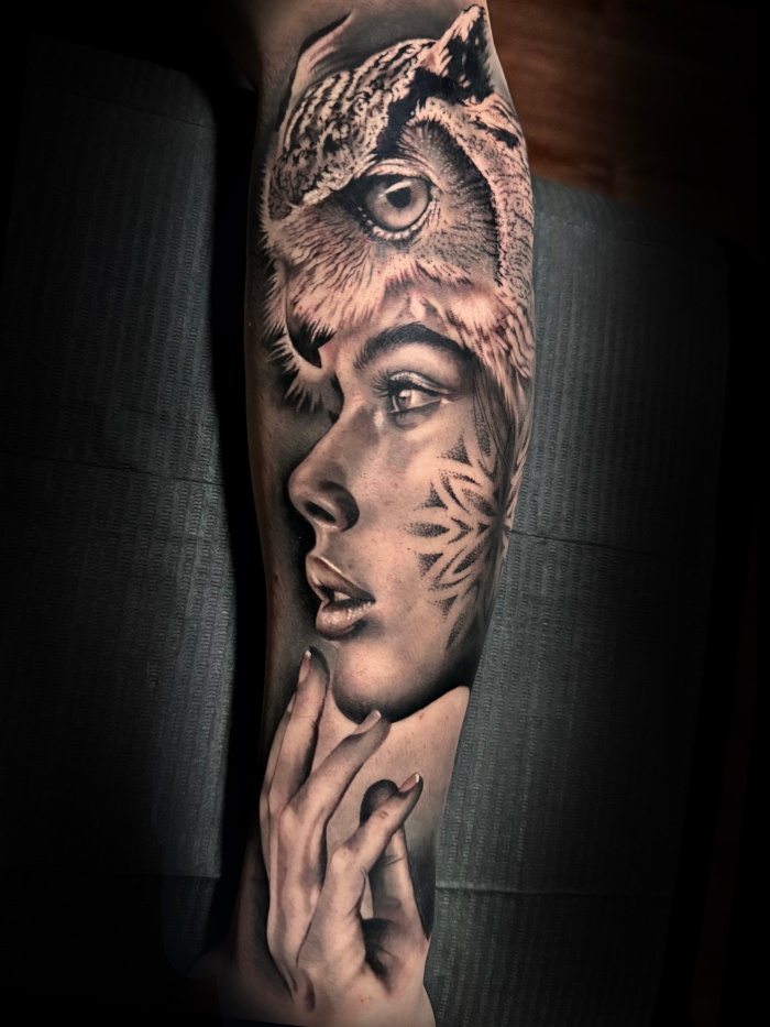 Eva Ferrero Interview black & grey tattoo