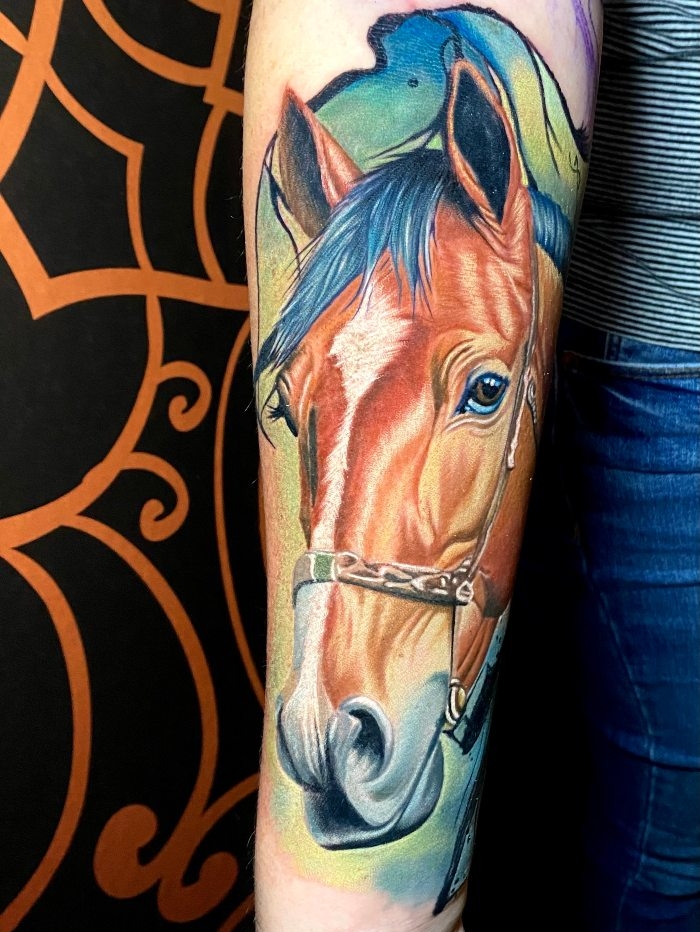 Zynnka Mo • Seamlessly Blending Color Realism with Surrealism 21 April 2025