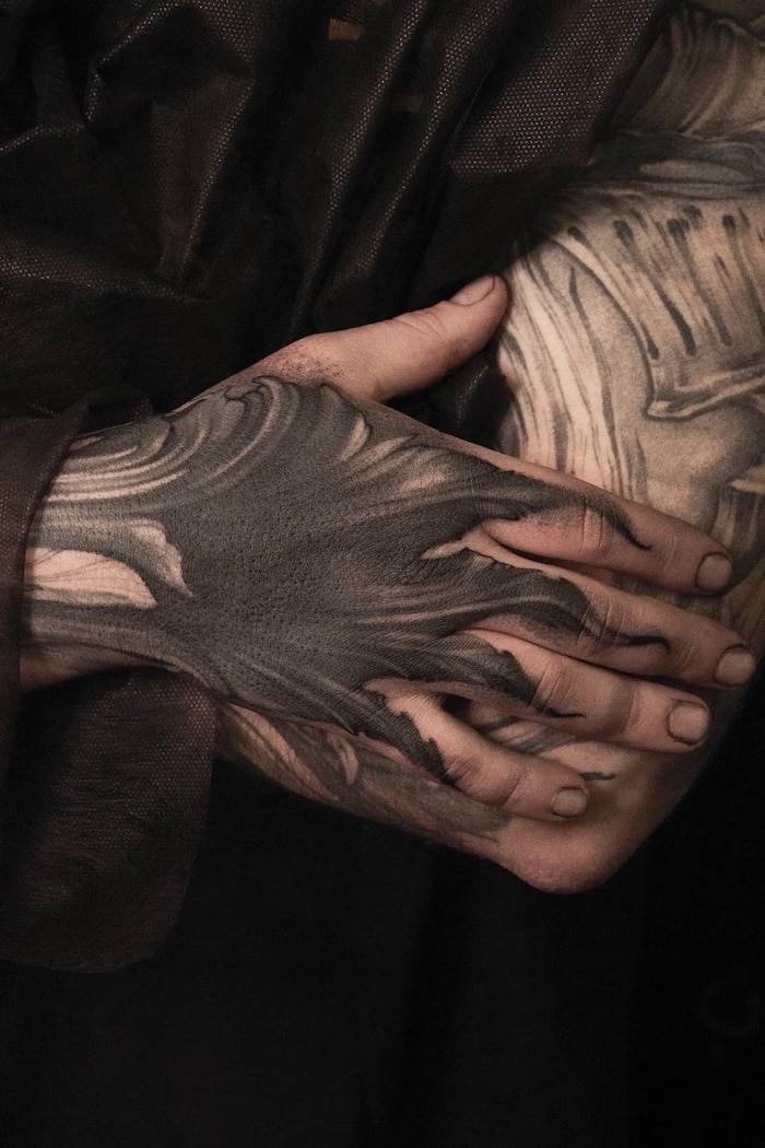 Polina Gajewsky • From Self-Taught Artist to Pioneer of Whip Shading Polina Gajewsky • From Self-Taught Artist to Pioneer of Whip Shading 4 April 2026